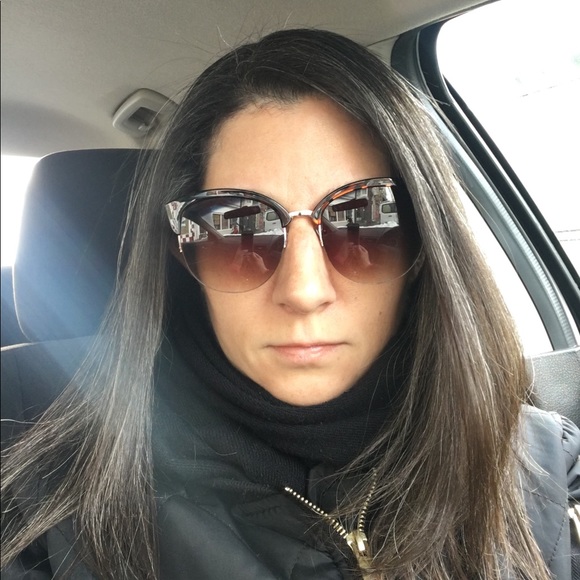 Meet your Posher, Jonalyn - Picture 1 of 1